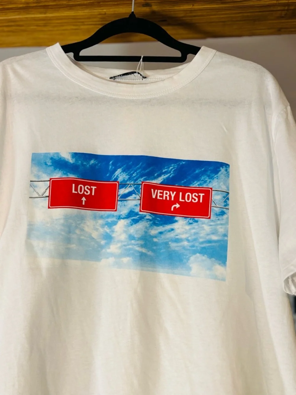 Zara White Tee with Blue Graphic Detail - Picture 2 of 7